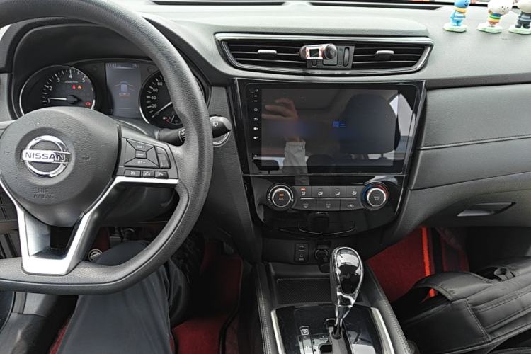 Used Nissan X-Trail 2017 2.0L CVT Comfort Edition 2WD Center Console