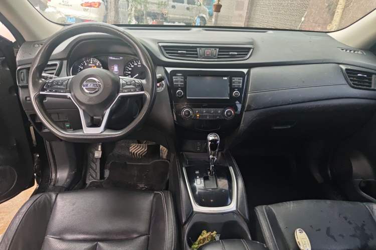 Used Nissan X-Trail 2017 2.0L CVT Comfort Edition 2WD Center Console