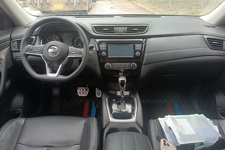 Used Nissan X-Trail 2017 2.0L CVT Comfort Edition 2WD Center Console