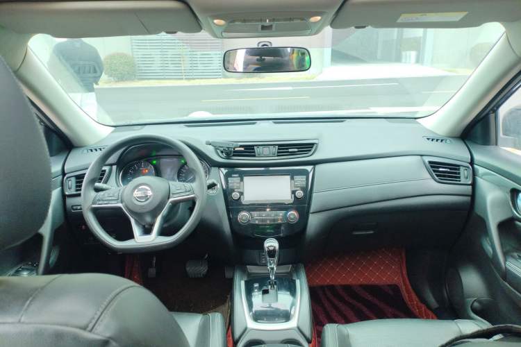 Used Nissan X-Trail 2017 2.0L CVT Comfort Edition 2WD Center Console