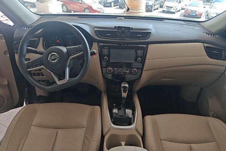Used Nissan X-Trail 2017 2.0L CVT Comfort Edition 2WD Center Console