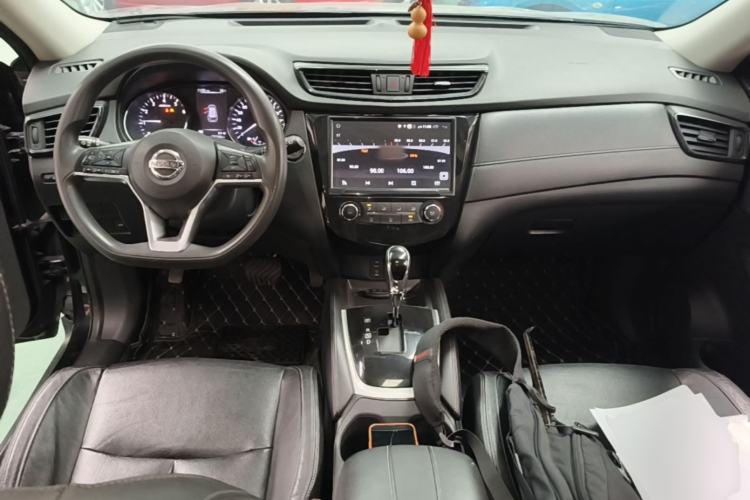 Used Nissan X-Trail 2017 2.0L CVT Comfort Edition 2WD Center Console