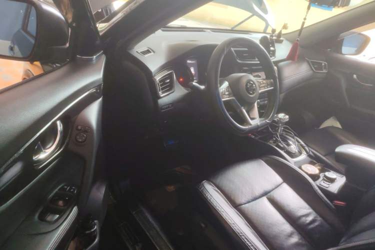Used Nissan X-Trail 2017 2.5L CVT Luxury Edition 4WD Driver Seat