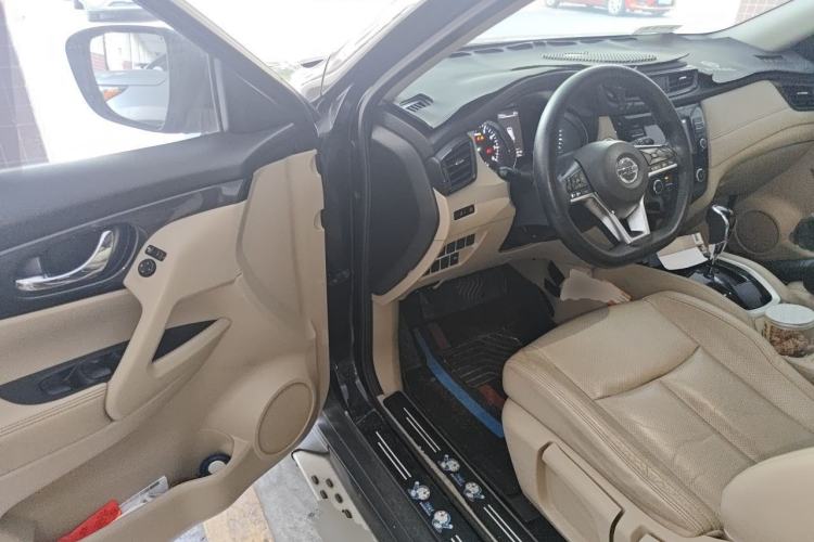Used Nissan X-Trail 2017 2.0L CVT Comfort Edition 2WD Driver Seat