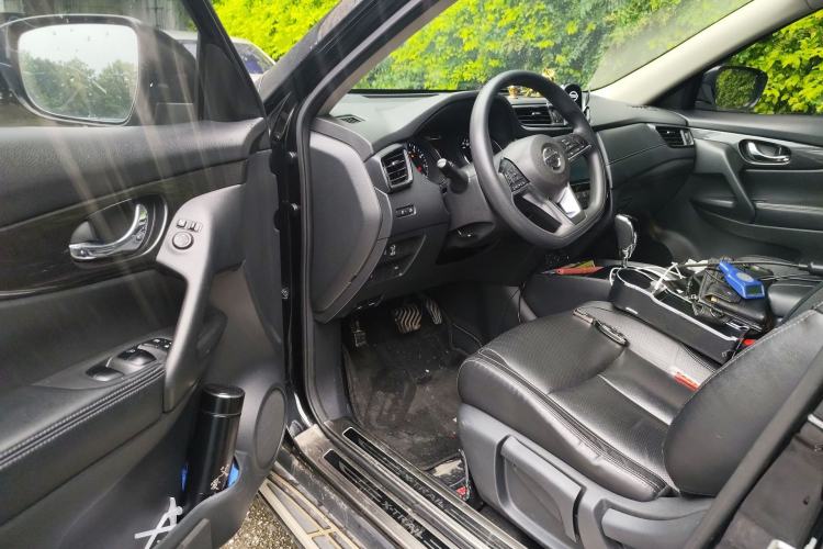 Used Nissan X-Trail 2017 2.0L CVT Comfort Edition 2WD Driver Seat