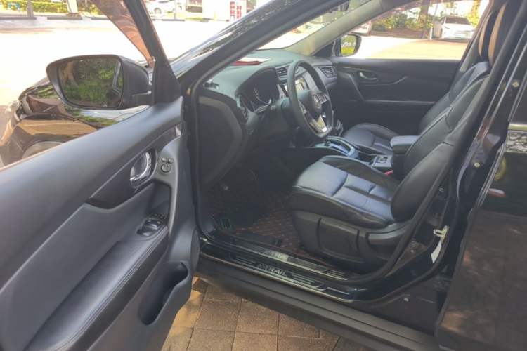 Used Nissan X-Trail 2017 2.0L CVT Comfort Edition 2WD Driver Seat