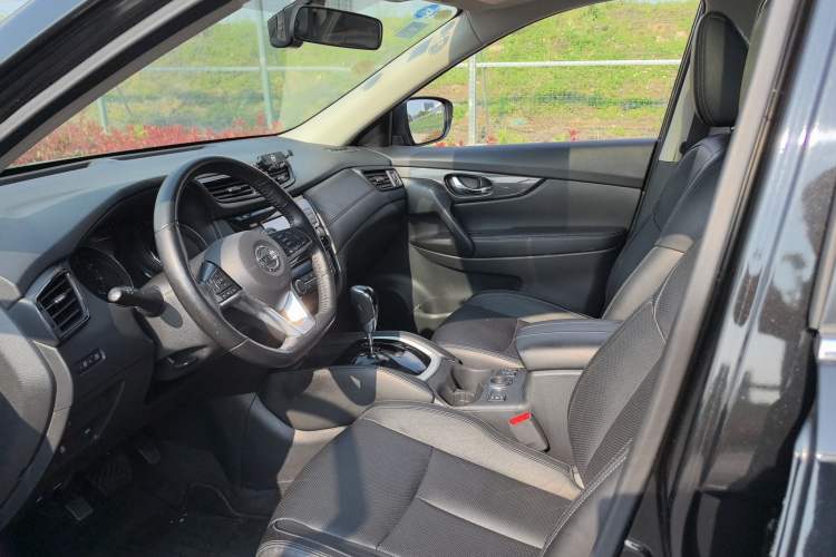 Used Nissan X-Trail 2017 2.0L CVT Smart Enjoyment Version 2WD Driver Seat