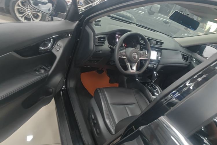 Used Nissan X-Trail 2017 2.5L CVT Leading Edition 4WD Driver Seat