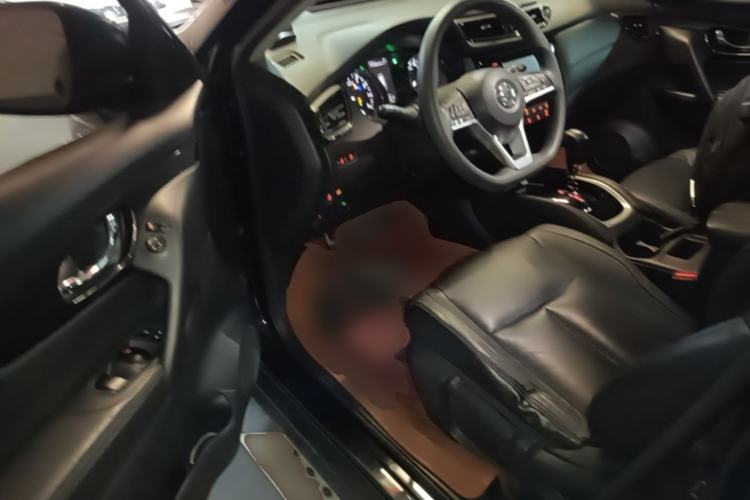 Used Nissan X-Trail 2017 2.0L CVT 7-Seater Comfort Edition 2WD Driver Seat