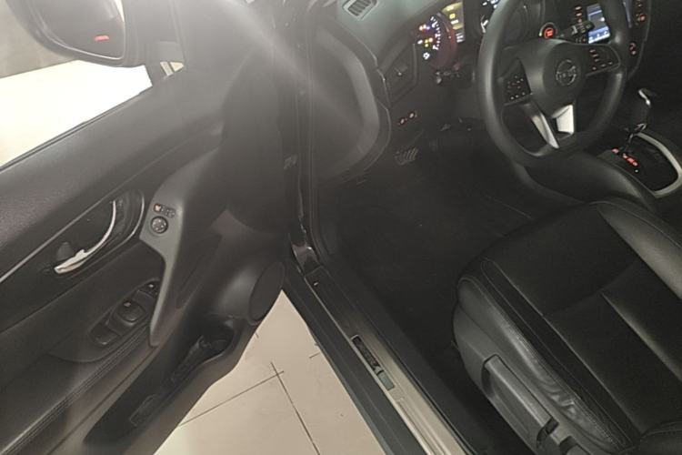 Used Nissan X-Trail 2017 2.0L CVT Comfort Edition 2WD Driver Seat
