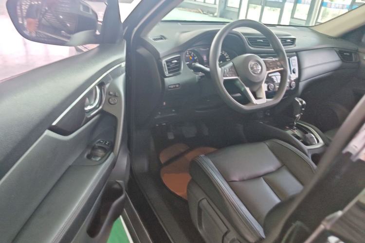 Used Nissan X-Trail 2017 2.0L CVT Comfort Edition 2WD Driver Seat