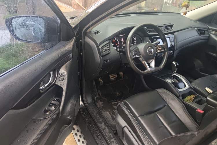 Used Nissan X-Trail 2017 2.0L CVT Comfort Edition 2WD Driver Seat