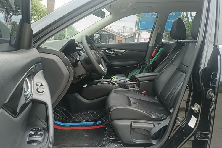 Used Nissan X-Trail 2017 2.0L CVT Comfort Edition 2WD Driver Seat