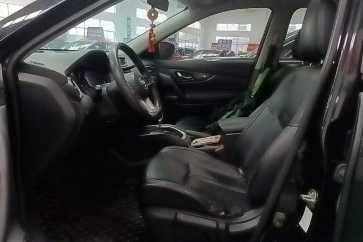 Used Nissan X-Trail 2017 2.0L CVT Comfort Edition 2WD Driver Seat