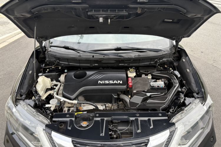 Used Nissan X-Trail 2017 2.5L CVT Luxury Edition 4WD Engine Bay
