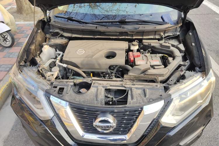 Used Nissan X-Trail 2017 2.0L CVT Smart Enjoyment Version 2WD Engine Bay