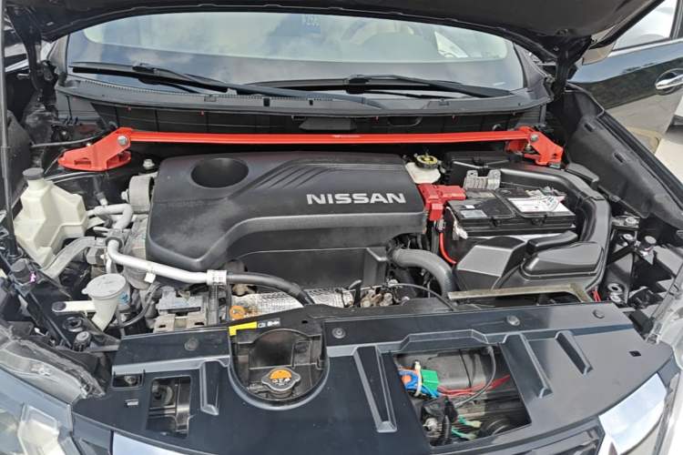 Used Nissan X-Trail 2017 2.5L CVT Leading Edition 4WD Engine Bay