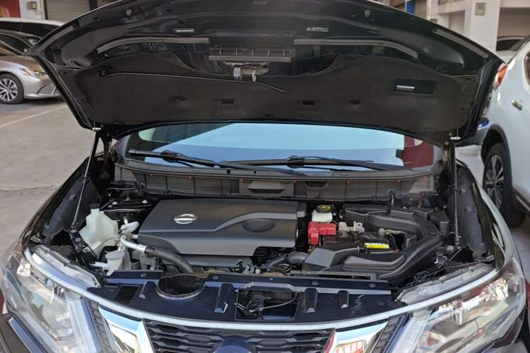 Used Nissan X-Trail 2017 2.0L CVT Comfort Edition 2WD Engine Bay
