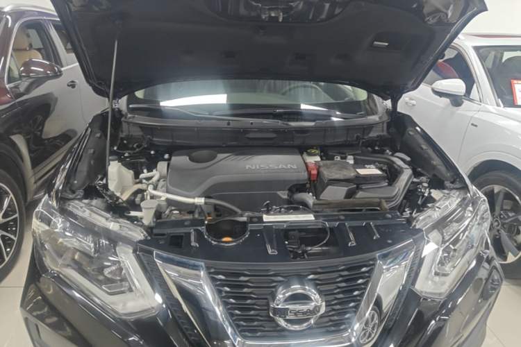Used Nissan X-Trail 2017 2.5L CVT Leading Edition 4WD Engine Bay
