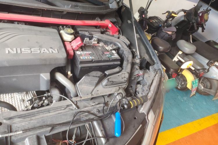 Used Nissan X-Trail 2017 2.5L CVT Luxury Edition 4WD Engine Bay Left