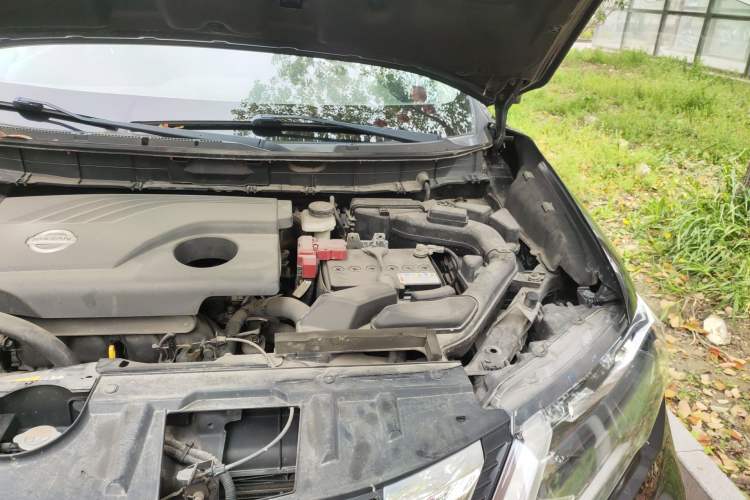 Used Nissan X-Trail 2017 2.0L CVT Comfort Edition 2WD Engine Bay Left