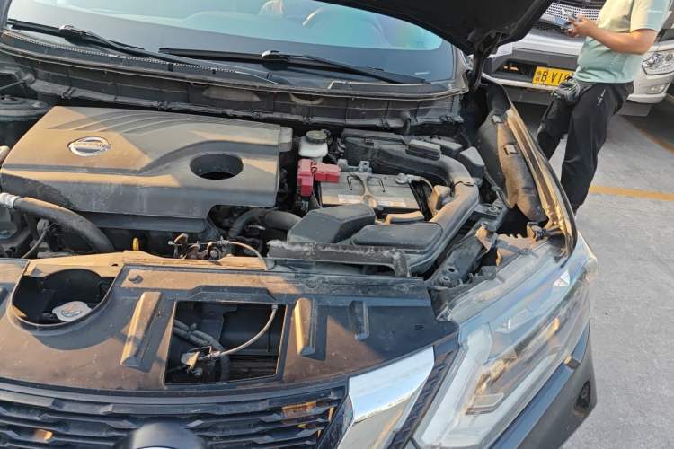 Used Nissan X-Trail 2017 2.0L CVT Comfort Edition 2WD Engine Bay Left