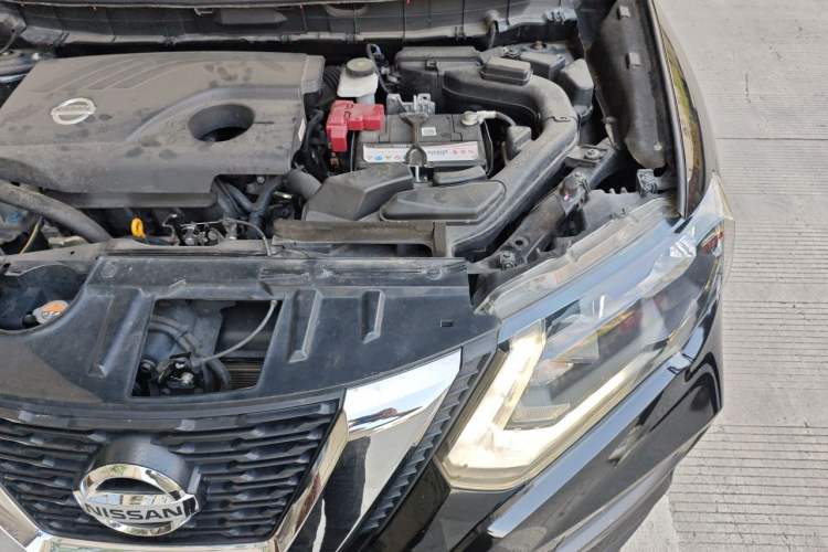 Used Nissan X-Trail 2017 2.0L CVT Comfort Edition 2WD Engine Bay Left