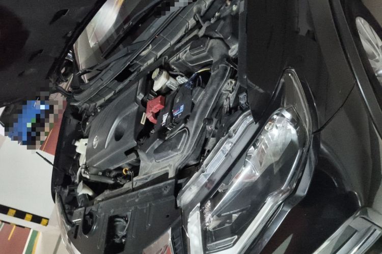 Used Nissan X-Trail 2017 2.0L CVT Comfort Edition 2WD Engine Bay Left