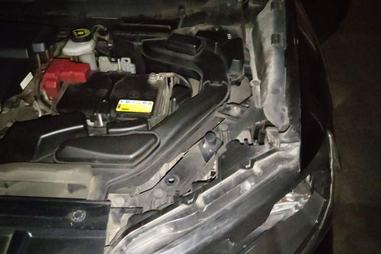 Used Nissan X-Trail 2017 2.0L CVT Comfort Edition 2WD Engine Bay Left