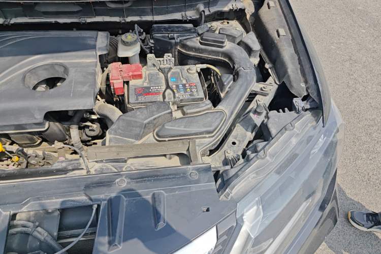 Used Nissan X-Trail 2017 2.0L CVT Comfort Edition 2WD Engine Bay Left