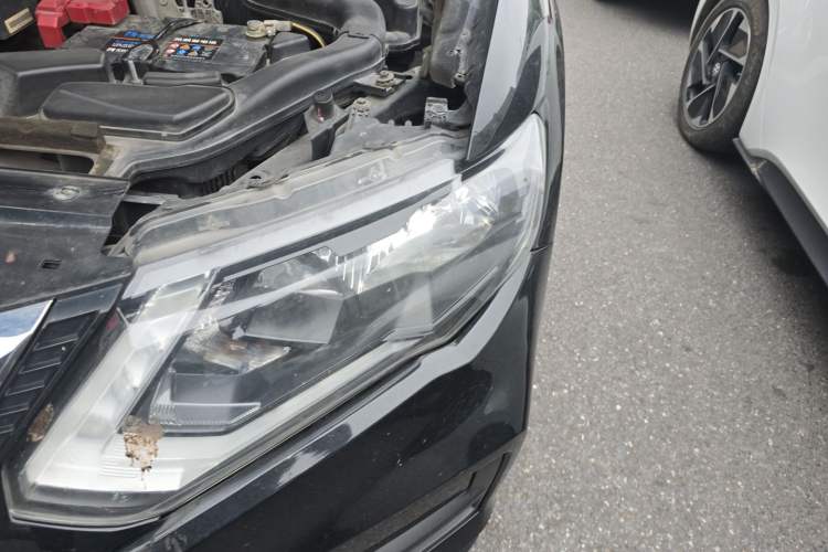 Used Nissan X-Trail 2017 2.0L CVT Comfort Edition 2WD Engine Bay Left
