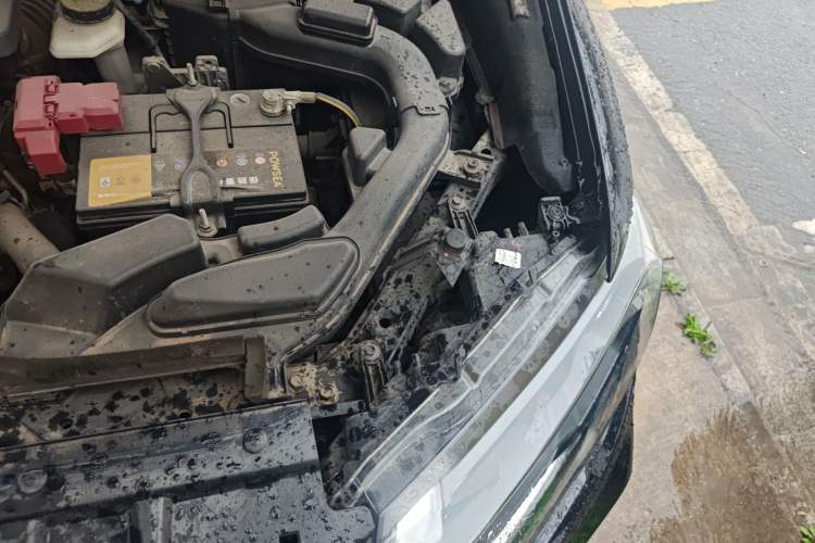 Used Nissan X-Trail 2017 2.0L CVT Comfort Edition 2WD Engine Bay Left