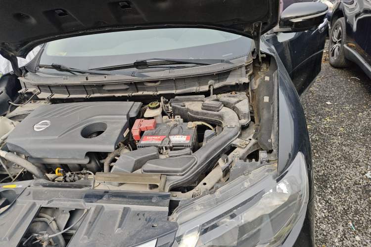 Used Nissan X-Trail 2017 2.0L CVT Comfort Edition 2WD Engine Bay Left