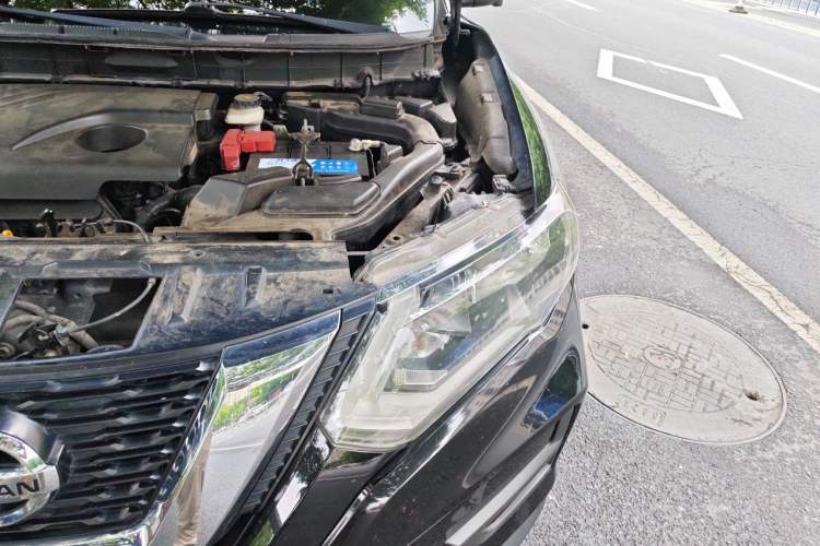 Used Nissan X-Trail 2017 2.0L CVT Comfort Edition 2WD Engine Bay Left