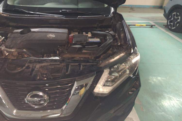 Used Nissan X-Trail 2017 2.5L CVT Luxury Edition 4WD Engine Bay Left
