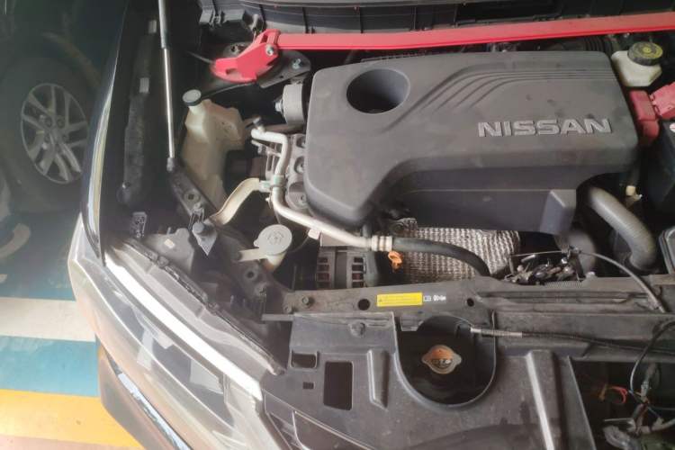Used Nissan X-Trail 2017 2.5L CVT Luxury Edition 4WD Engine Bay Right