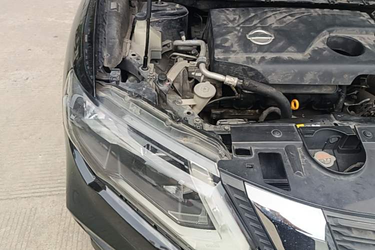 Used Nissan X-Trail 2017 2.0L CVT Comfort Edition 2WD Engine Bay Right