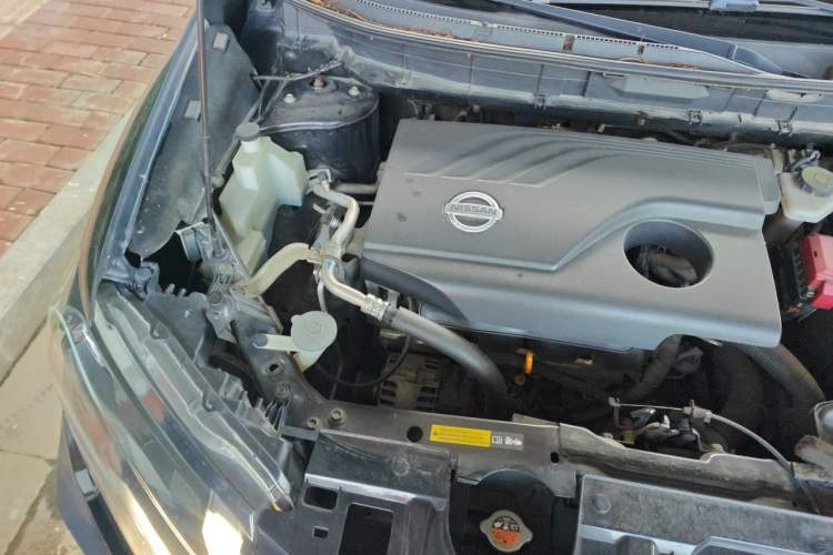 Used Nissan X-Trail 2017 2.0L CVT Comfort Edition 2WD Engine Bay Right