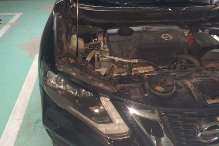 Used Nissan X-Trail 2017 2.5L CVT Luxury Edition 4WD Engine Bay Right