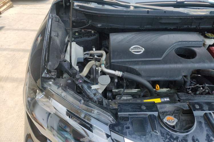 Used Nissan X-Trail 2017 2.0L CVT Comfort Edition 2WD Engine Bay Right