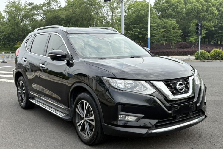 Used Nissan X-Trail 2017 2.5L CVT Luxury Edition 4WD Exterior 1
