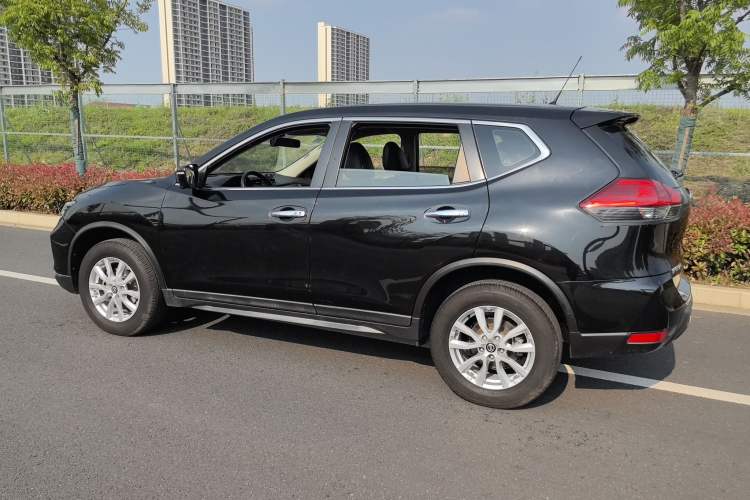 Used Nissan X-Trail 2017 2.0L CVT Smart Enjoyment Version 2WD Exterior 11