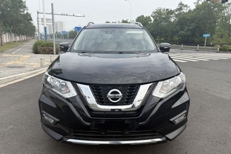 Used Nissan X-Trail 2017 2.5L CVT Luxury Edition 4WD Exterior 2