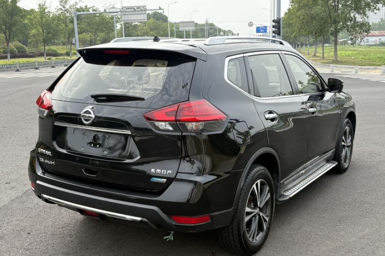 Used Nissan X-Trail 2017 2.5L CVT Luxury Edition 4WD Exterior 3