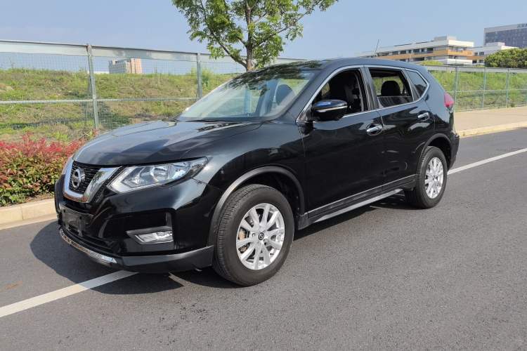 Used Nissan X-Trail 2017 2.0L CVT Smart Enjoyment Version 2WD Exterior 5
