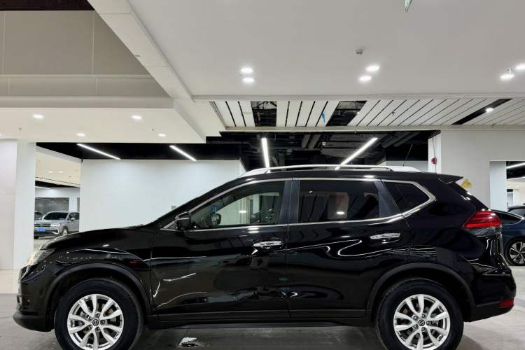 Used Nissan X-Trail 2017 2.0L CVT Smart Enjoyment Version 2WD Exterior 6