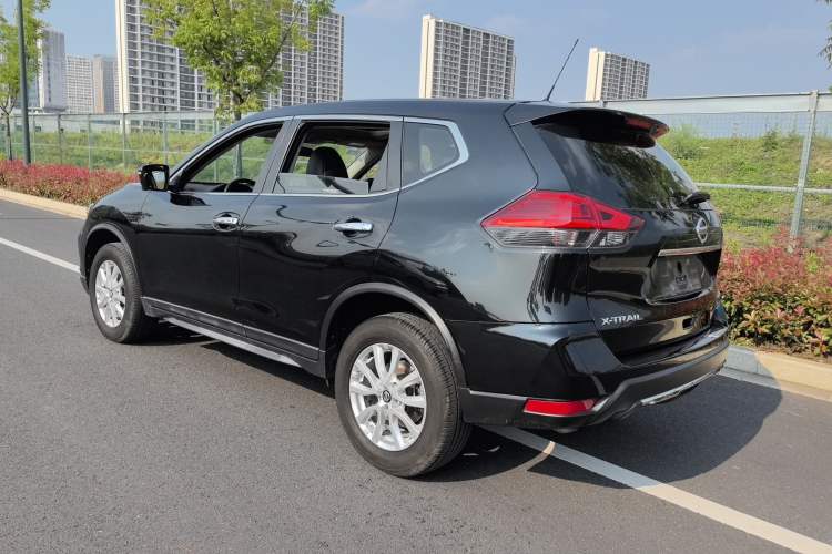 Used Nissan X-Trail 2017 2.0L CVT Smart Enjoyment Version 2WD Exterior 6