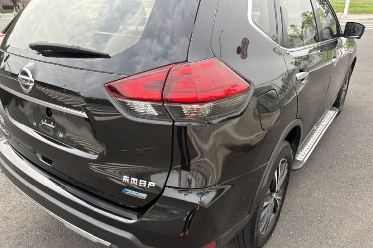 Used Nissan X-Trail 2017 2.5L CVT Luxury Edition 4WD Exterior 9
