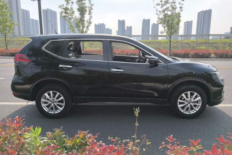 Used Nissan X-Trail 2017 2.0L CVT Smart Enjoyment Version 2WD Exterior 9