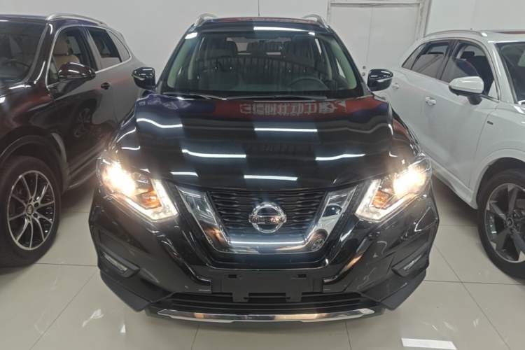 Used Nissan X-Trail 2017 2.5L CVT Leading Edition 4WD Front